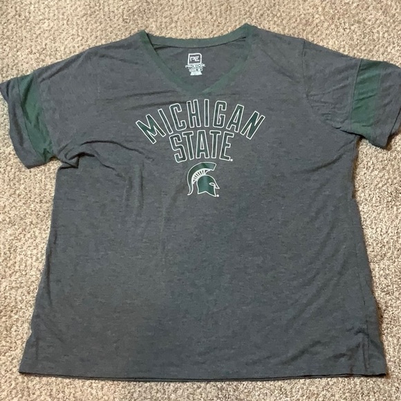Knights Apparel Tops - Like New Knights Apparel Dark Gray Short Sleeve Tee with Michigan State Logo